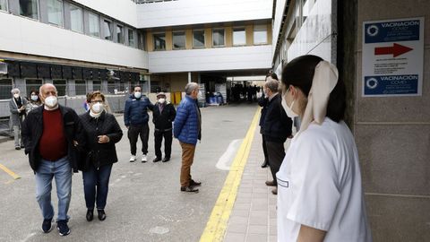 Este martes por la tarde comenzó la vacunación masiva en el hospital mariñano