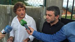 El abogado de la familia con Paco Ser�n, otro miembro de Los Piratas