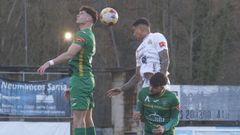 Un lance del partido entre Sarriana y Astorga disputado en el campo de A Ribela