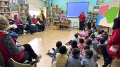 Los usuarios de los talleres de memoria de Cruz Roja compartieron experiencias con los alumnos del CEIP de Cespn