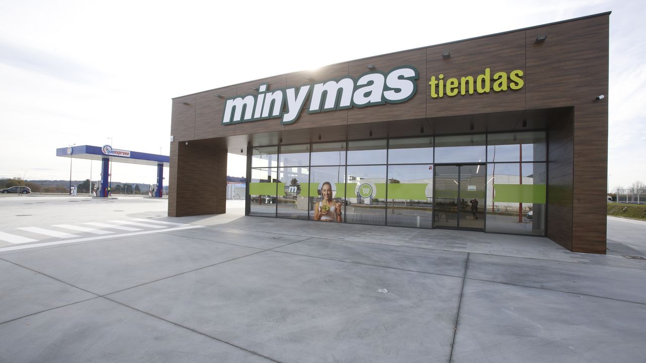 Abre el primer supermercado del polígono de As Gándaras: masymas, junto a la gasolinera Gasexpress