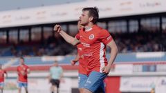 Manu celebra uno de sus goles del pasado domingo en O Couto