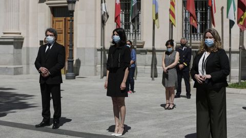 En el Senado, con su presidenta al frente, tambi�n se ha guardado el minuto de silencio