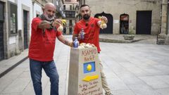Fran Prez-Mirs, presidente de Asampo, y el hostelero Jorge Federico Rey, este martes, en Pontevedra
