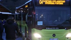 Salida de algunas lneas de transporte urbana de la base compostelana de Amio