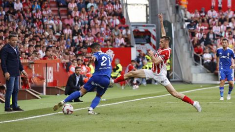 Derbi asturiano entre el Real Sporting de Gijon y el Real Oviedo en El Molin�n