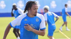 Lucas Noubi, en un entrenamiento con el Dpor.