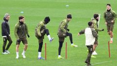 Los jugadores del Celta, ejercit�ndose en la previa de la visita al Espanyol.