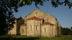 Exterior del Mosteiro de Bergondo, que en el 2026 celebra una programaci�n especial por el 900.� aniversario del primer documento sobre esta edificaci�n.