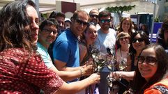 Brindis de participantes en el �ltimo Festival do Vi�o da Ribeira Sacra