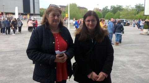 Mar�a Olvido Fern�ndez (izda) y Andrea Men�ndez (dcha)