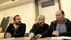 Rafael Cu��a y Mat�as Rodr�guez acompa�aron a Eir� en la presentaci�n de su libro en Lal�n. 