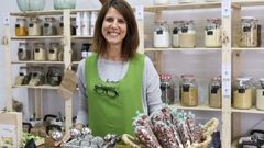 Ana Bonilla, en su tienda de graneles y productos extremeos Buena Pinta