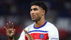 El jugador Achraf Hakimi, durante un calentamiento previo a un partido del PSG.