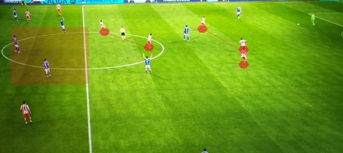Imagen 2: Salto en la presi�n y espacio a la espalda en la acci�n del primer gol
