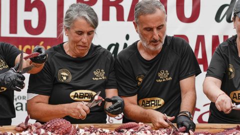 O Carballiño bate el récord de la tapa de pulpo más grande del mundo