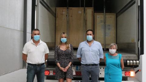 Desde la derecha, Belen Fern�ndez, promotora de Fortia; Arturo Rodr�guez, socio de la firma, la directora general de Industria, Rosana Prada; y el alcalde de Morc�n, Maximino Garc�a