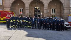 Recepci�n en la Praza Maior a los nuevos miembros de los bomberos y la Polic�a Local.