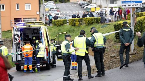 Los servicios sanitarios de emergencias atendieron al sexto ocupante del vehículo, que apareció en el lugar donde se produjo el accidente en torno a las diez de la mañana muy confuso y desorientado