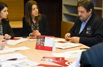 Antonio Gonz�lez, a la derecha de la foto, lleva 29 a�os en la plantilla de la C�mara. 