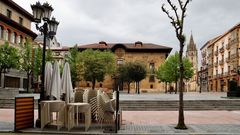 Vista de una plaza del centro de Oviedo.