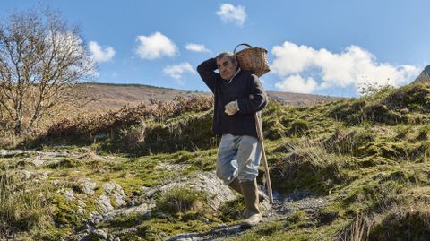 Jos� L�pez aprendi� el oficio de ni�o, cuando sal�a con su padre al monte en busca de madera apropiada para hacer cestos