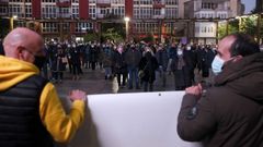 Protesta de la hosteler�a en Ribeira y A Pobra