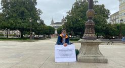 Juan Carlos empez� este jueves una huelga de hambre en la Praza Maior