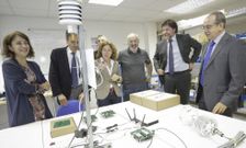 Mar Barc�n con el exconselleiro Antonio Couceiro en el Instituto Tecnol�gico de Galicia. 