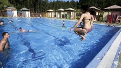 La piscina municipal de Moeche, en el �rea de Soutogrande, antes de la pandemia