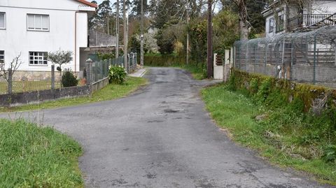 La aldea de Vilaverde, en la paroquia de Pi�eiro (Ames), renovar� canalizaciones y la red viaria interior