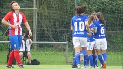 Gol Carol Gonzalez Real Oviedo Femenino Sporting derbi Requexon.Las azules celebran el gol de Carol Gonz�lez ante el Sporting en la 18/19