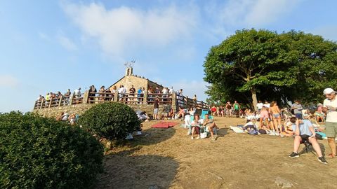 Gran afluencia en el monte San Roque, en Viveiro