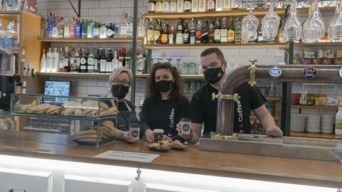 En Bakery Coffe Tito acompañan los cafés con una muestra de su bollería artesana