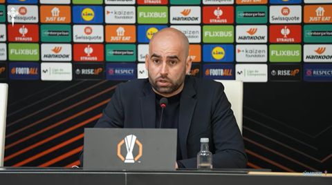 Claudio Gir�ldez, en la rueda de prensa posterior al Celta-Lyon.