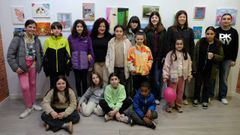 Artustas de�entre 6 y 15 a�os que exponen en el centro de arte de Nancy Vel�squez, en Gij�n