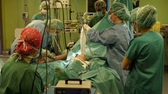 Trasplante de piel en la unidad de quemados del Chuac