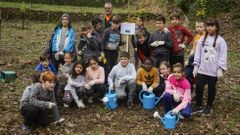Los escolares reforestan A Peroxa