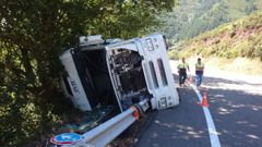 Accidente de tr�fico en A Fonsagrada en el que intervino el GES del municipio