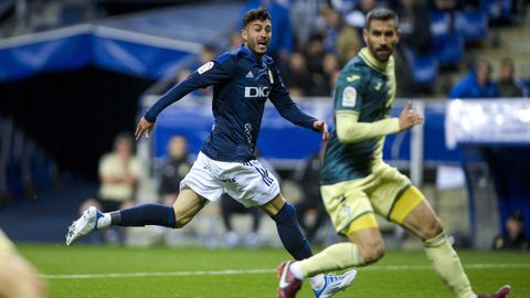 Vctor Camarasa, durante el Real Oviedo-Eibar