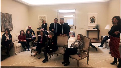 Imagen de los ministros tomada por Meritxell Batet mientras observaban la comparecencia de Pedro S�nchez