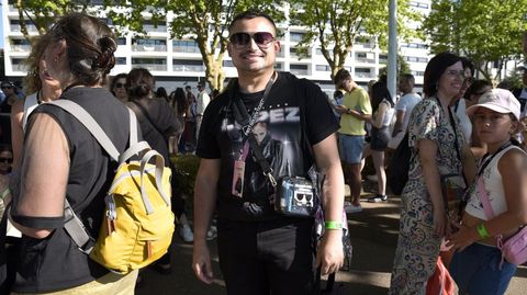 Edgardo, que vino desde Nueva York a Pontevedra, es uno de los fans que asistió al preestreno de la canción de despecho en la que Lopez habló con la intimidad con sus seguidores y él cree que los dardos van contra el actor Ben Affleck.