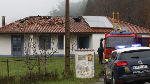 La casa en la que se declaró el incendio está situada en el lugar de Xulaxasa, en Figueiras (Santiago)