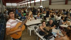 La carpa que sirvi� como comedor estuvo llena al mediod�a y por la noche