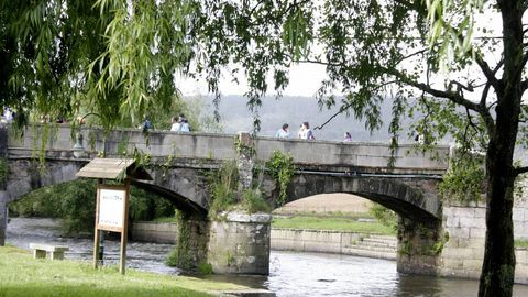 Andainas Co�ece a Costa da Morte. Ruta por el Anll�ns (Ponteceso). Puente de A Garga.