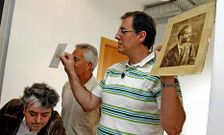 Guillermo Garc�a de la Riega escribi� la biograf�a de su abuelo, que presenta ma�ana en el Museo. 