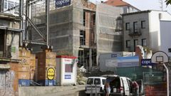 Edificio que la Xunta est� rehabilitando en la calle Arg�elles para viviendas de alquiler social