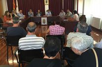 Una veintena de vecinos asistieron al pleno de organizaci�n del nuevo gobierno de Boimorto. 
