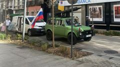 La carroza con la bandera rusa y un misil