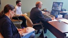 La viceconsejera de Medio Ambiente y Cambio Clim�tico, Nieves Roque��; el vicepresidente y consejero de Infraestructuras, Medio Ambiente y Cambio Clim�tico, Juan Cofi�o, y el director general de Movilidad y Conectividad, Jorge Garc�a.